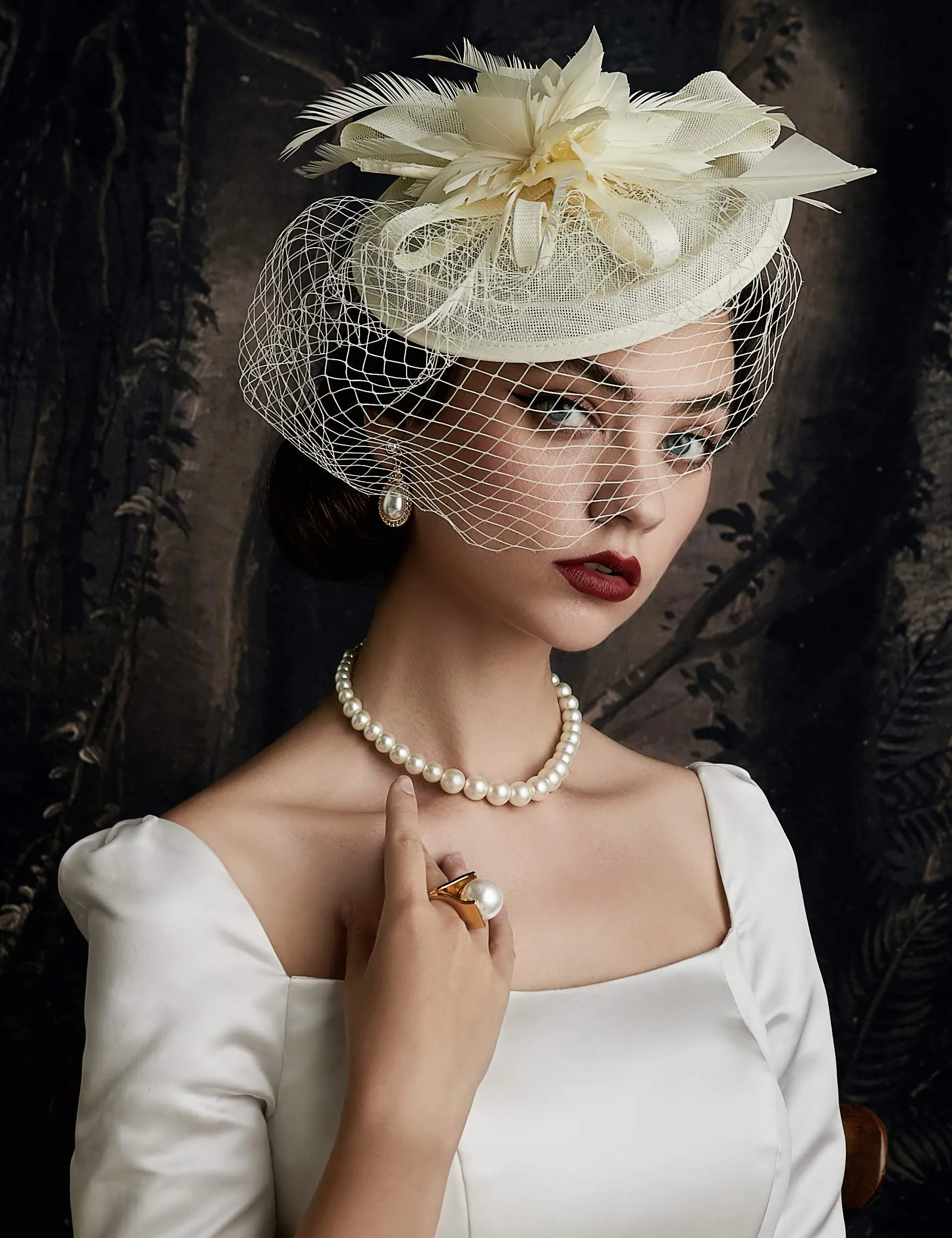 BABEYOND Fascinator Hat Veil Feather Fascinator Hair Clip Tea Party Pillbox Derby Hat Fascinator Bridal Wedding Veil D-beige