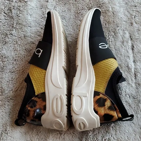 Bebe Women's LADD-S Logo Slip On Black Gold Fashion Sneaker Shoe Size 8